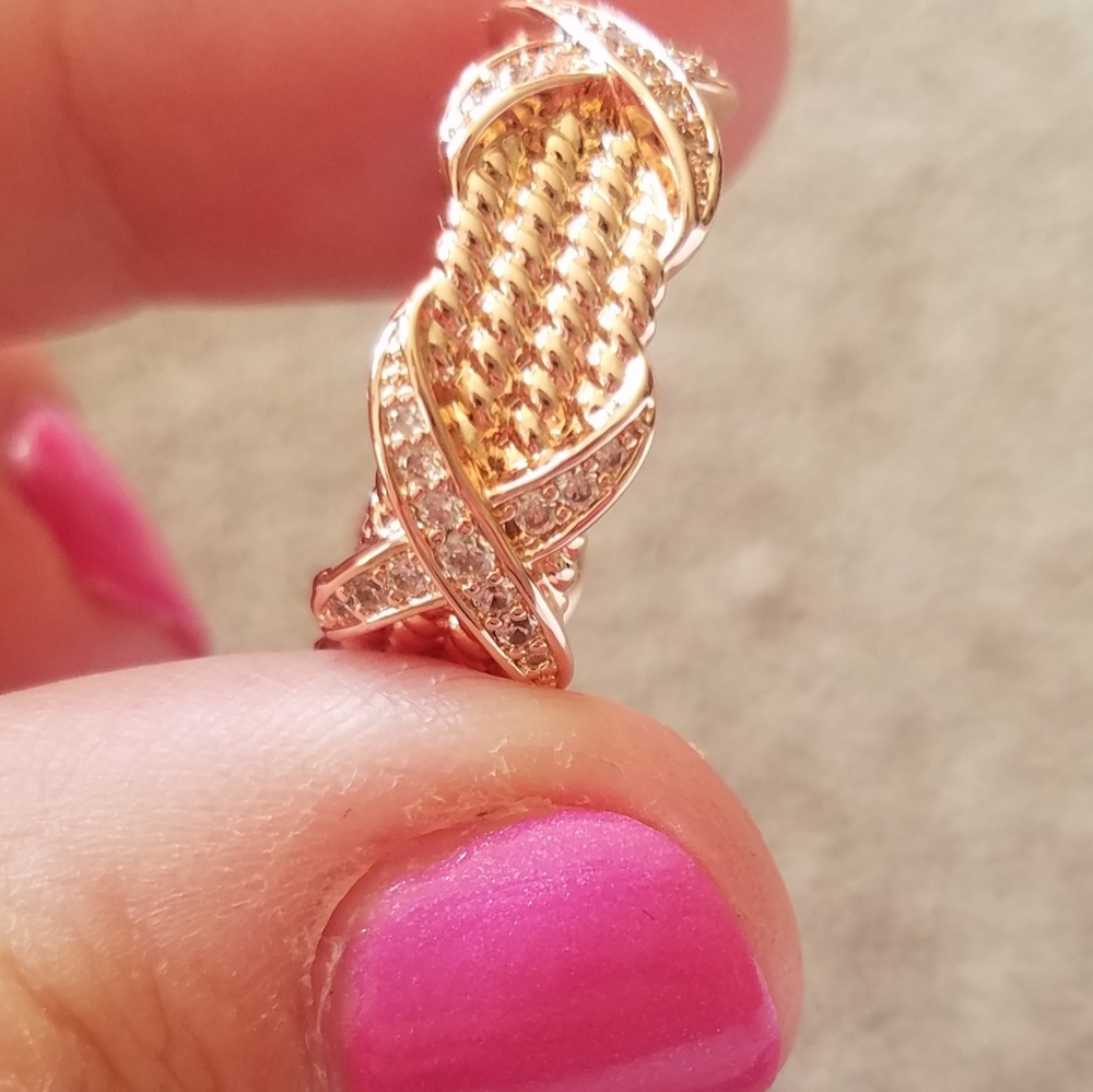 18k Rose gold CZ ring w/Cubic Cerconia